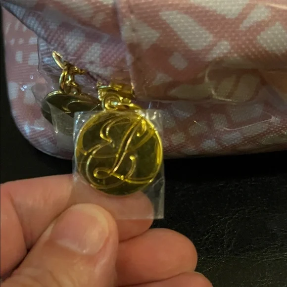 Estee Lauder Pink & White Cosmetic/Toiletry Zipped Bag, NWOT - Picture 2 of 6